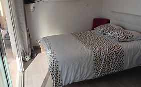 Studio sympa meublé avec parking privé et piscine